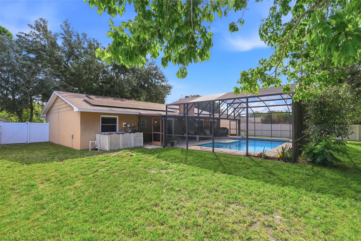 8614 SANDBERRY BLVD — photo 33 of 39