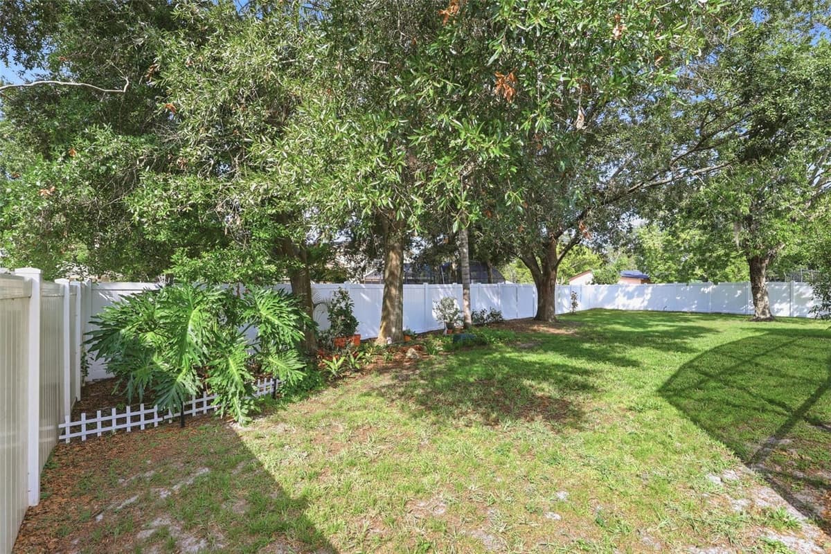 8614 SANDBERRY BLVD — photo 37 of 39