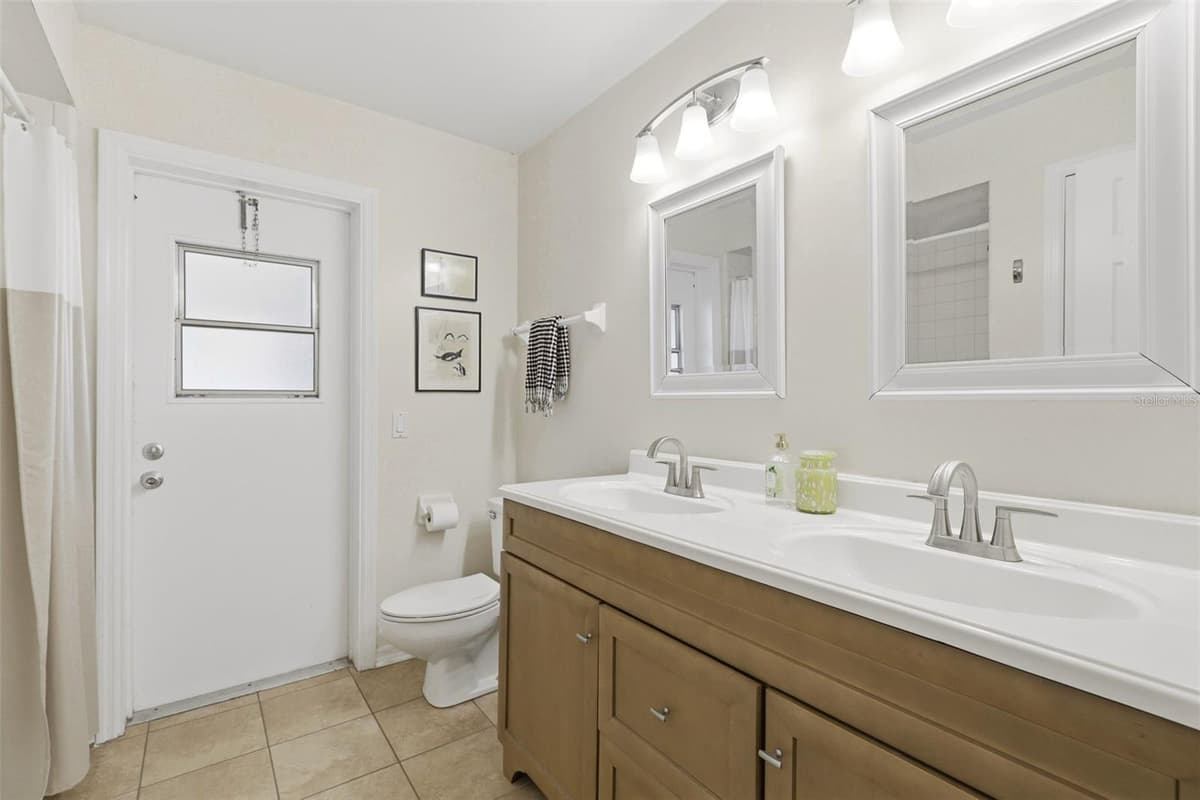8614 SANDBERRY BLVD — photo 24 of 39