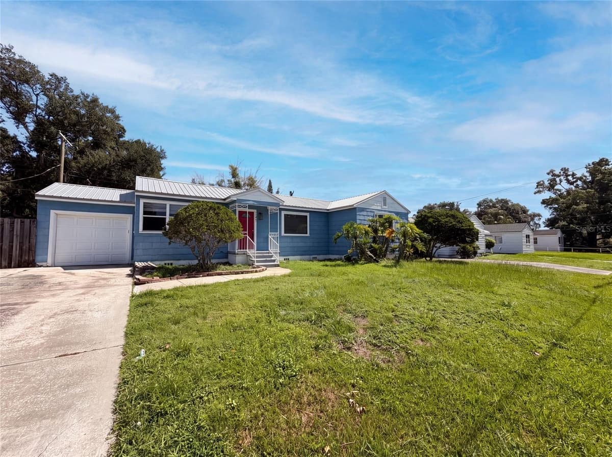 1521 RIVER SHORE WAY — photo 1 of 14
