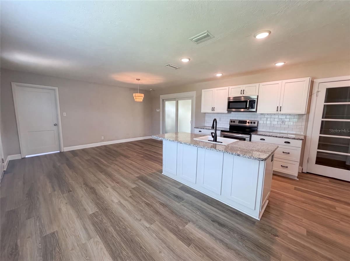 1521 RIVER SHORE WAY — photo 8 of 14