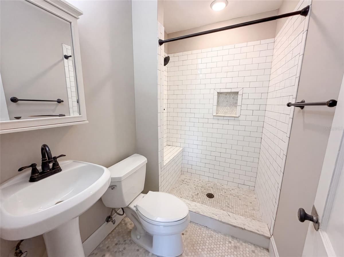 1521 RIVER SHORE WAY — photo 5 of 14