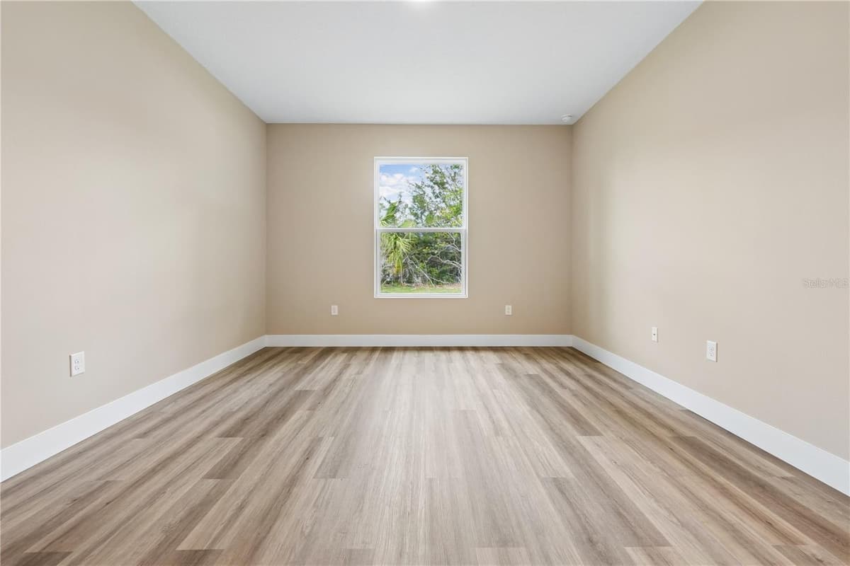 7 UPLAND PLACE — photo 7 of 16