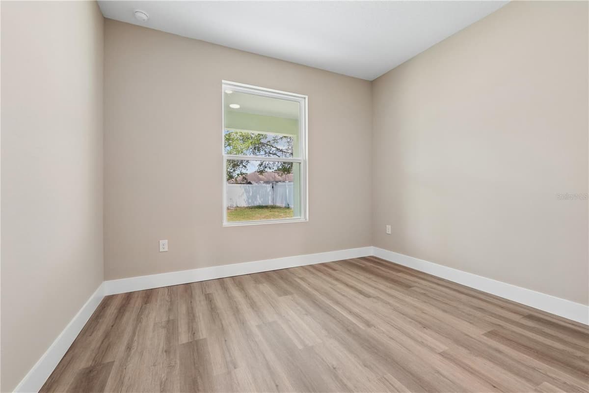 7 UPLAND PLACE — photo 13 of 16