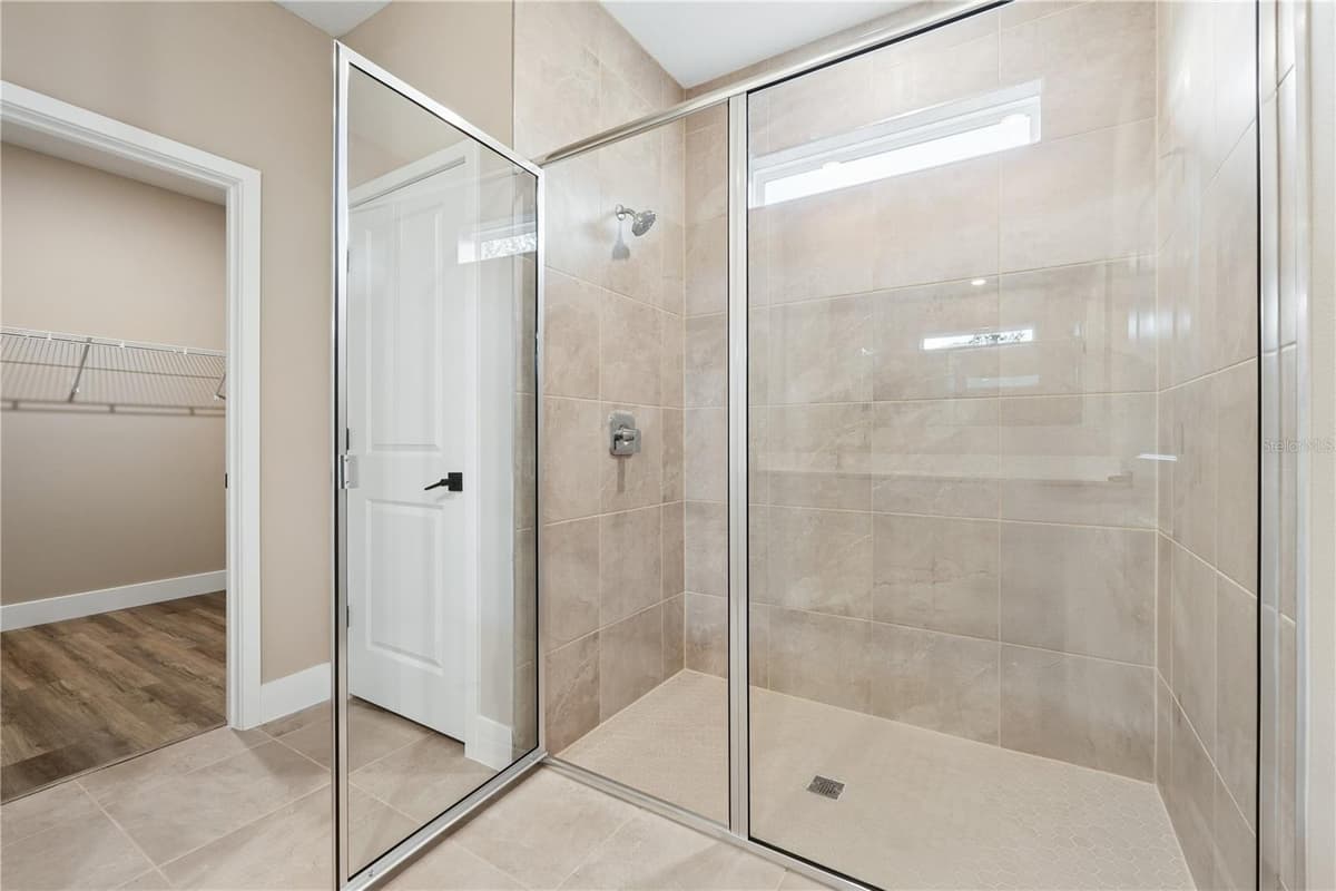 7 UPLAND PLACE — photo 8 of 16