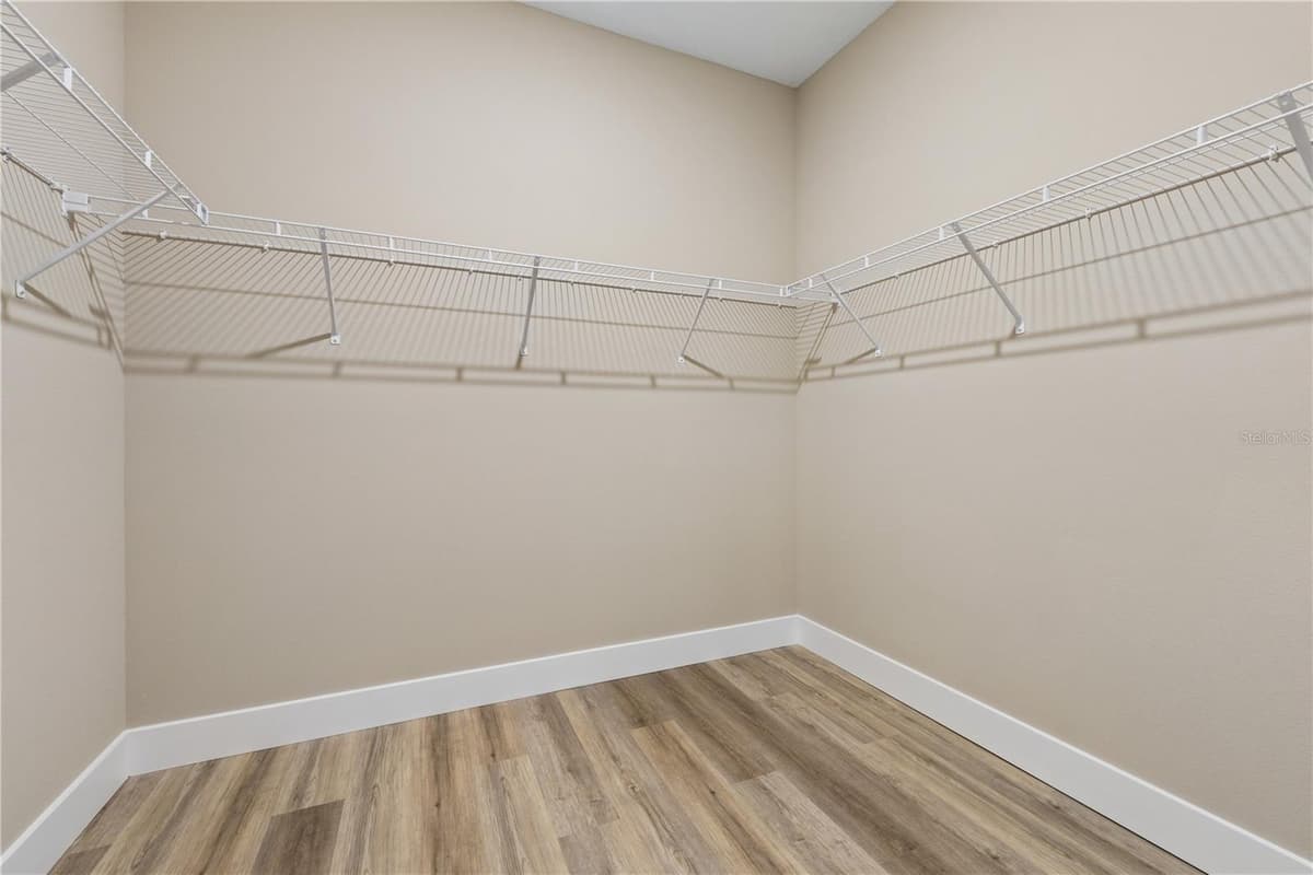7 UPLAND PLACE — photo 10 of 16