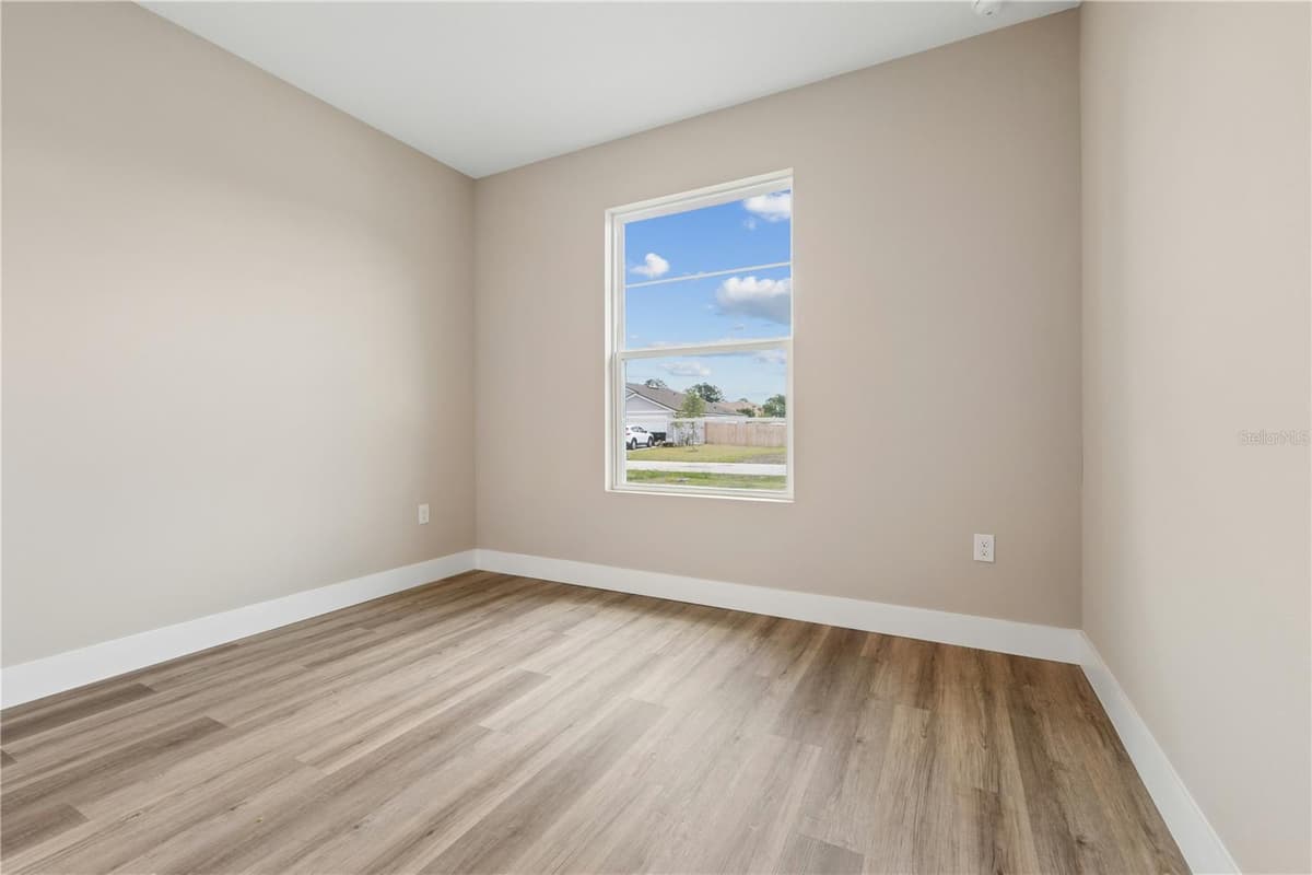 7 UPLAND PLACE — photo 11 of 16