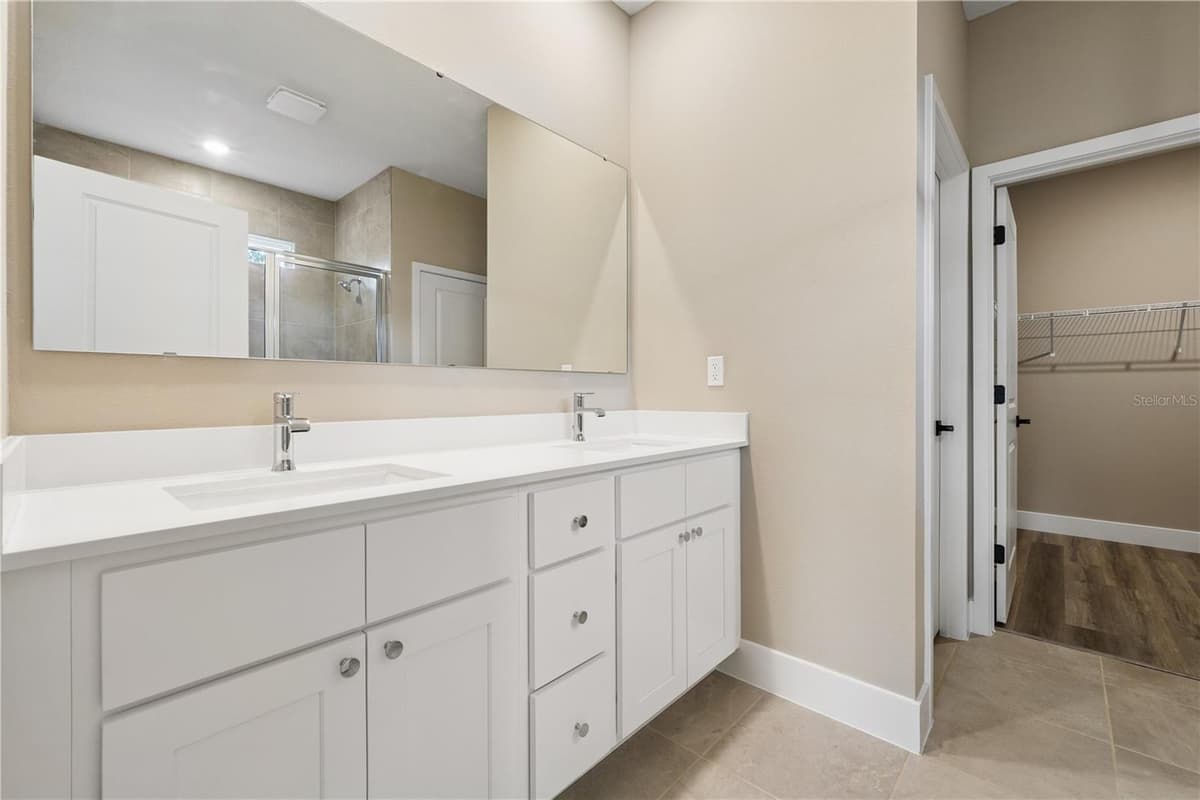 7 UPLAND PLACE — photo 9 of 16
