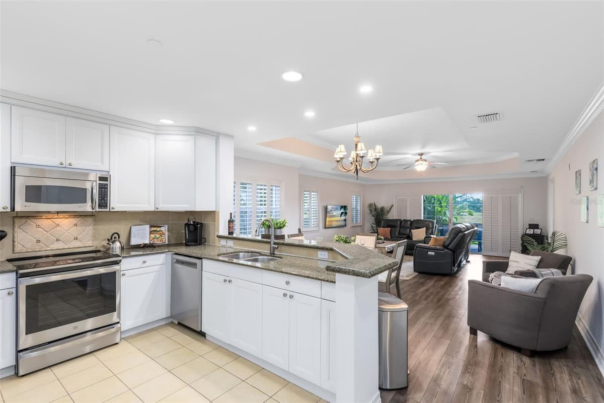 7602 CABANA COURT — photo 6 of 27