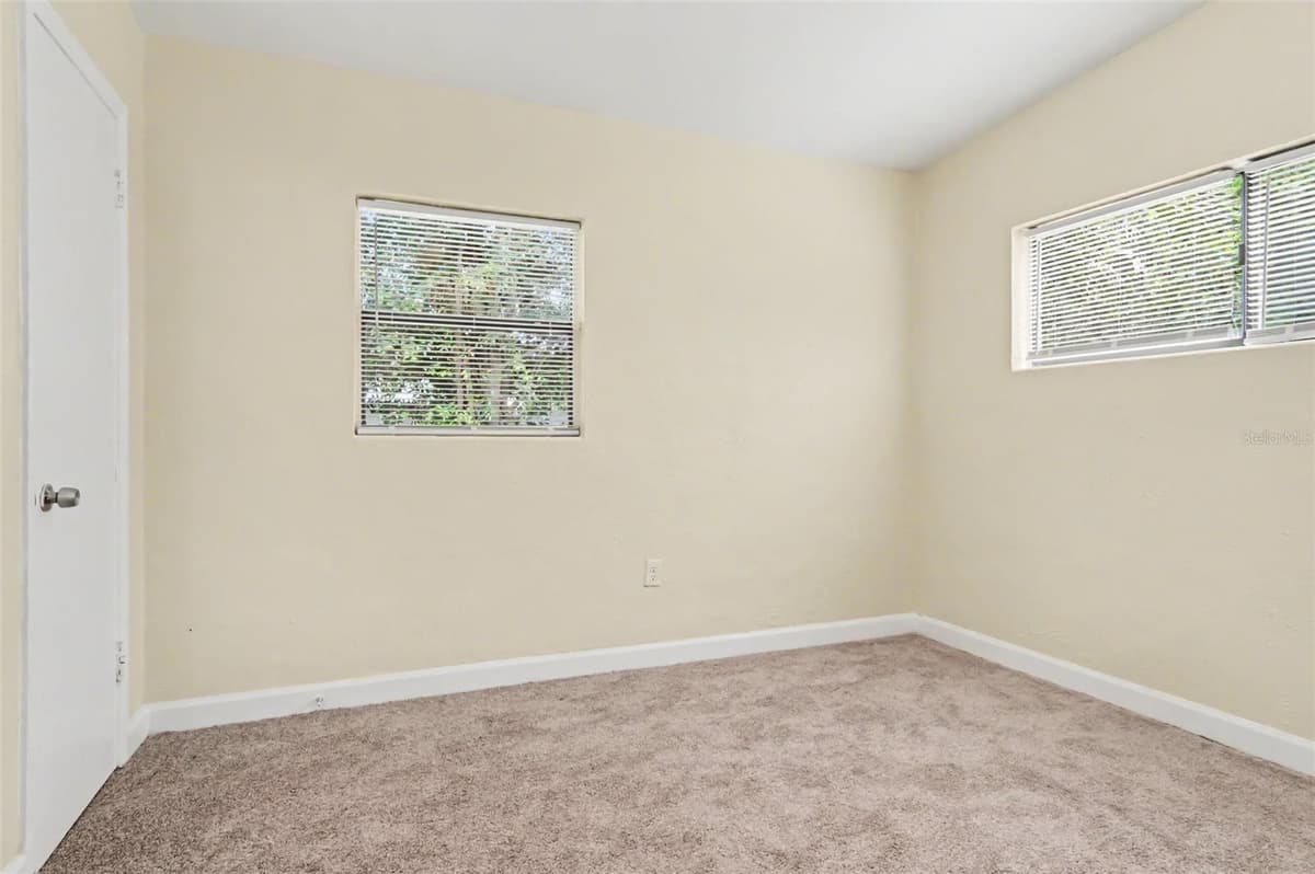 4720 BALBOA DRIVE — photo 10 of 15