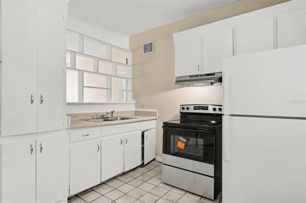 4720 BALBOA DRIVE — photo 6 of 15