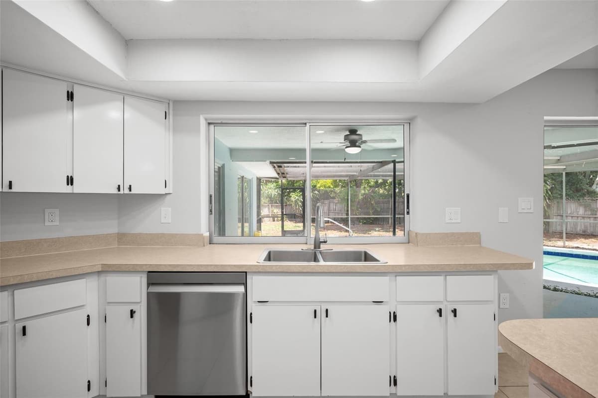 504 BAMBOO COURT — photo 9 of 33