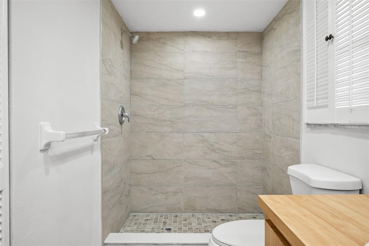 504 BAMBOO COURT — photo 15 of 33