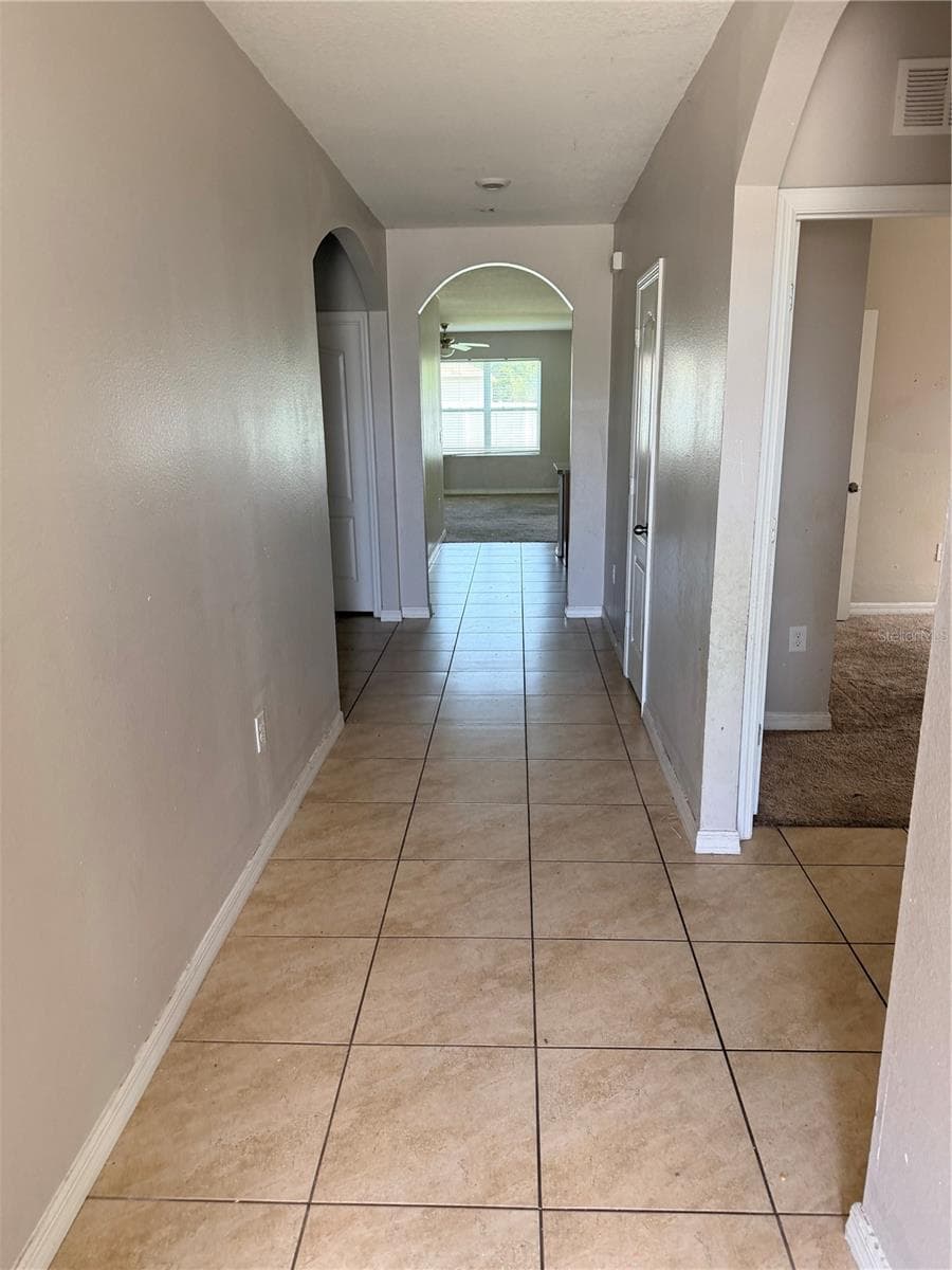 615 TRALEE LANE — photo 2 of 10