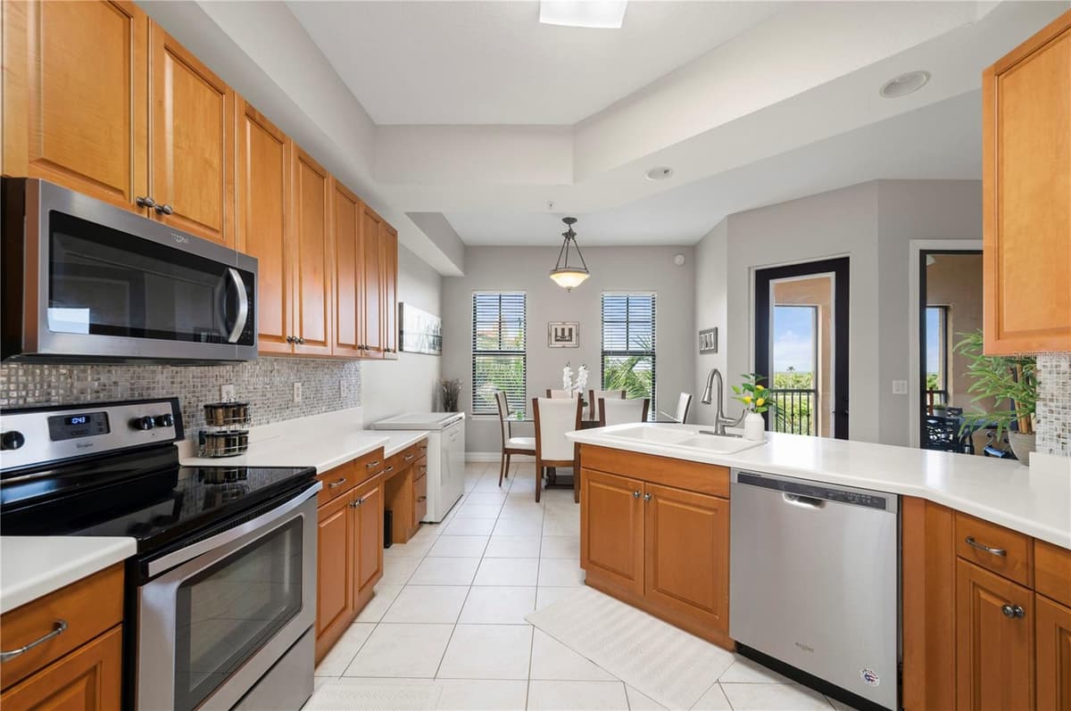 98 VIVANTE BOULEVARD — photo 7 of 27