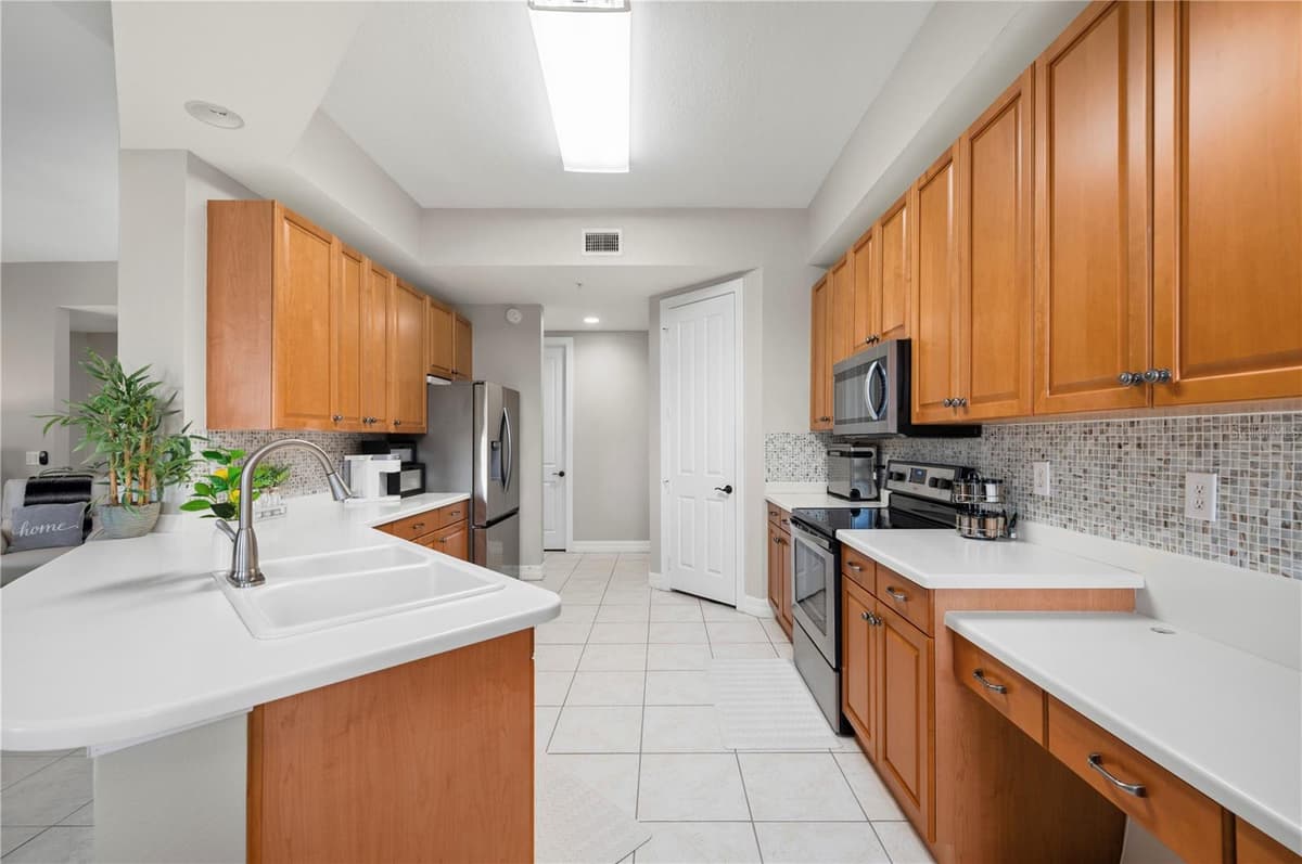 98 VIVANTE BOULEVARD — photo 6 of 27
