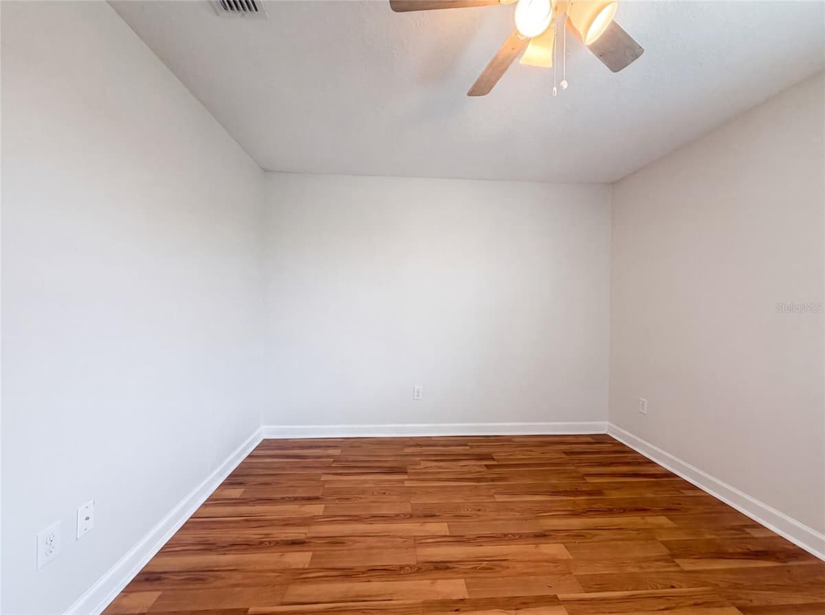 9709 IVORY DRIVE — photo 14 of 34