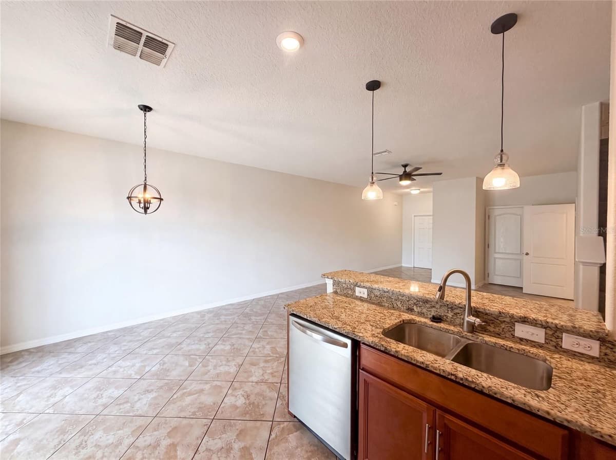 13717 ROSETTE ROAD — photo 13 of 31