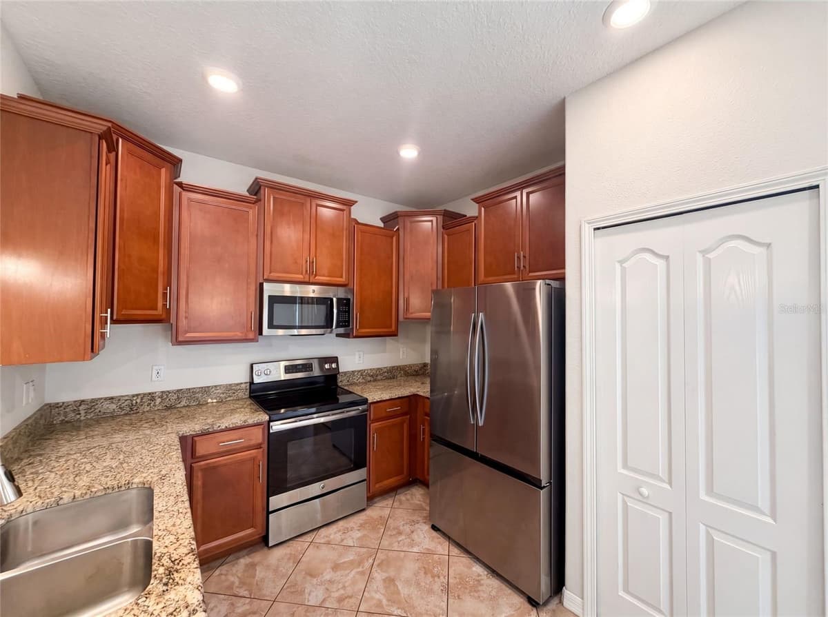 13717 ROSETTE ROAD — photo 12 of 31