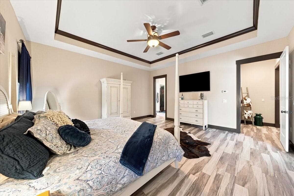 408 HAWK TALON DRIVE — photo 21 of 59