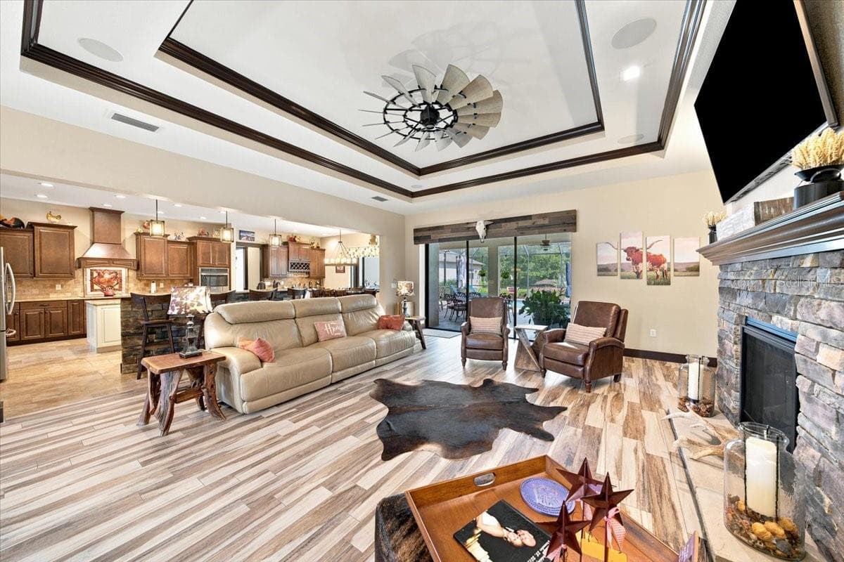 408 HAWK TALON DRIVE — photo 10 of 59