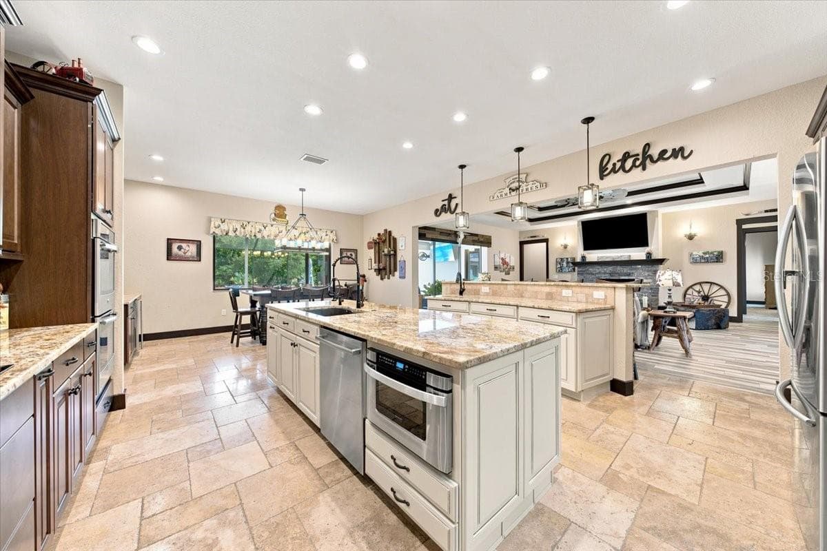 408 HAWK TALON DRIVE — photo 16 of 59