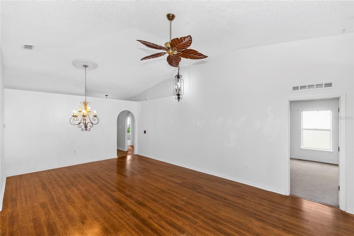 249 CURTIS AVENUE — photo 9 of 33