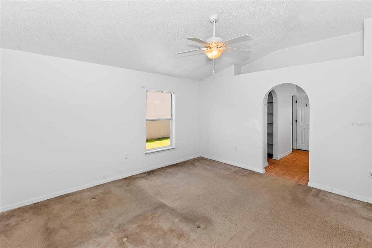 249 CURTIS AVENUE — photo 5 of 33