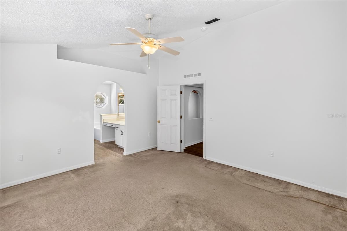 249 CURTIS AVENUE — photo 14 of 33
