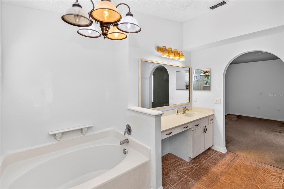 249 CURTIS AVENUE — photo 16 of 33