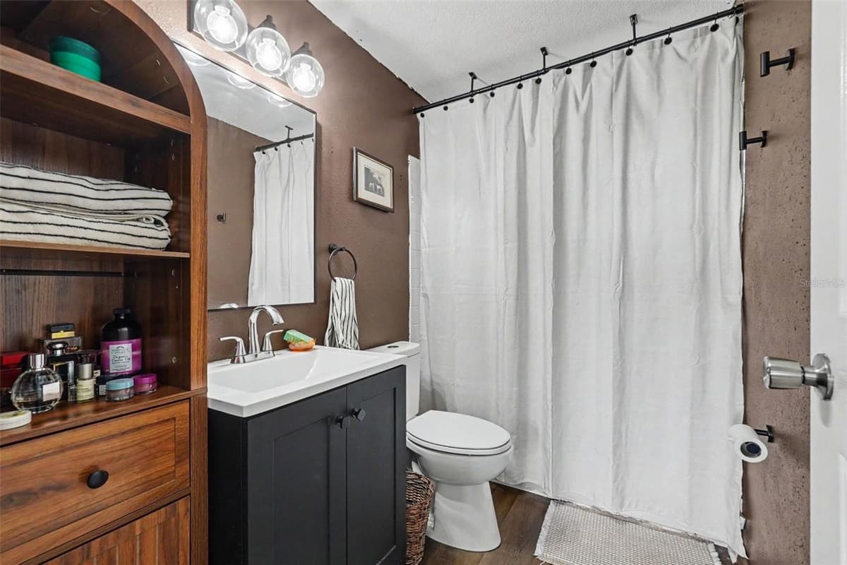 1611 SMITHFIELD CIRCLE — photo 14 of 24