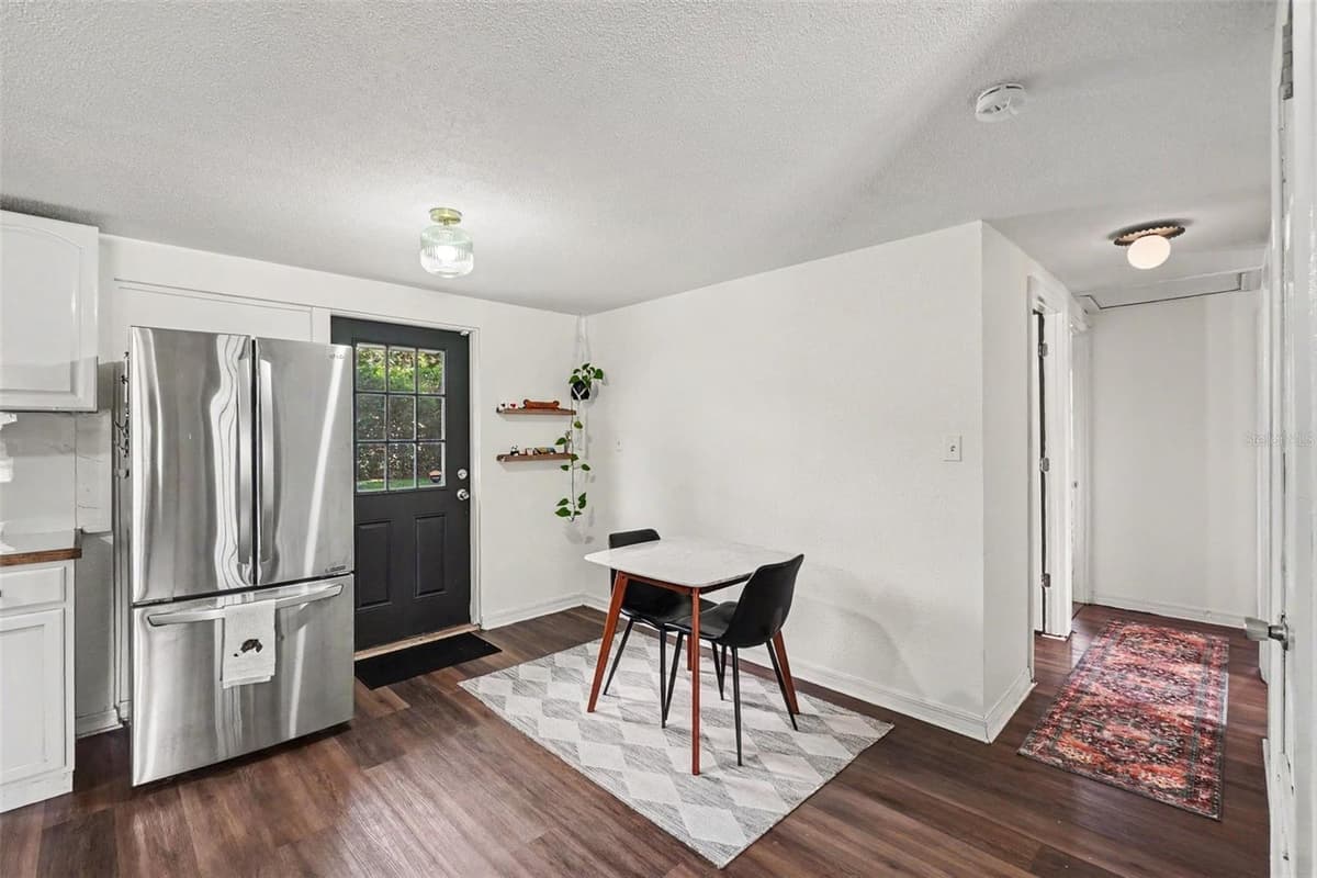 1611 SMITHFIELD CIRCLE — photo 7 of 24