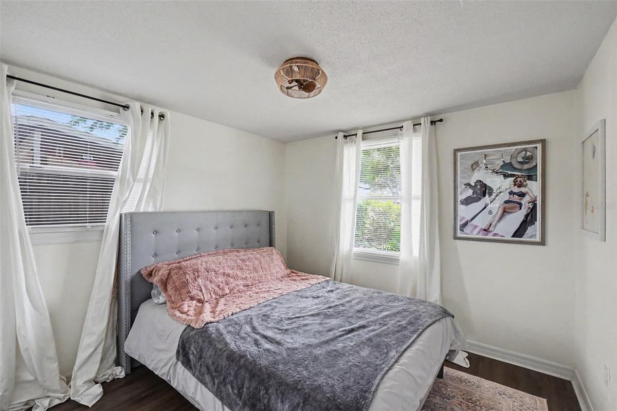 1611 SMITHFIELD CIRCLE — photo 17 of 24