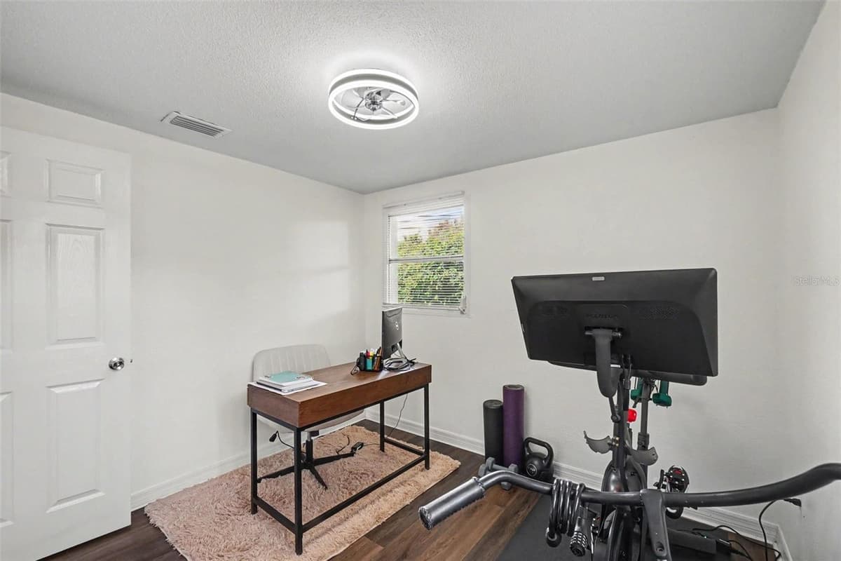 1611 SMITHFIELD CIRCLE — photo 16 of 24