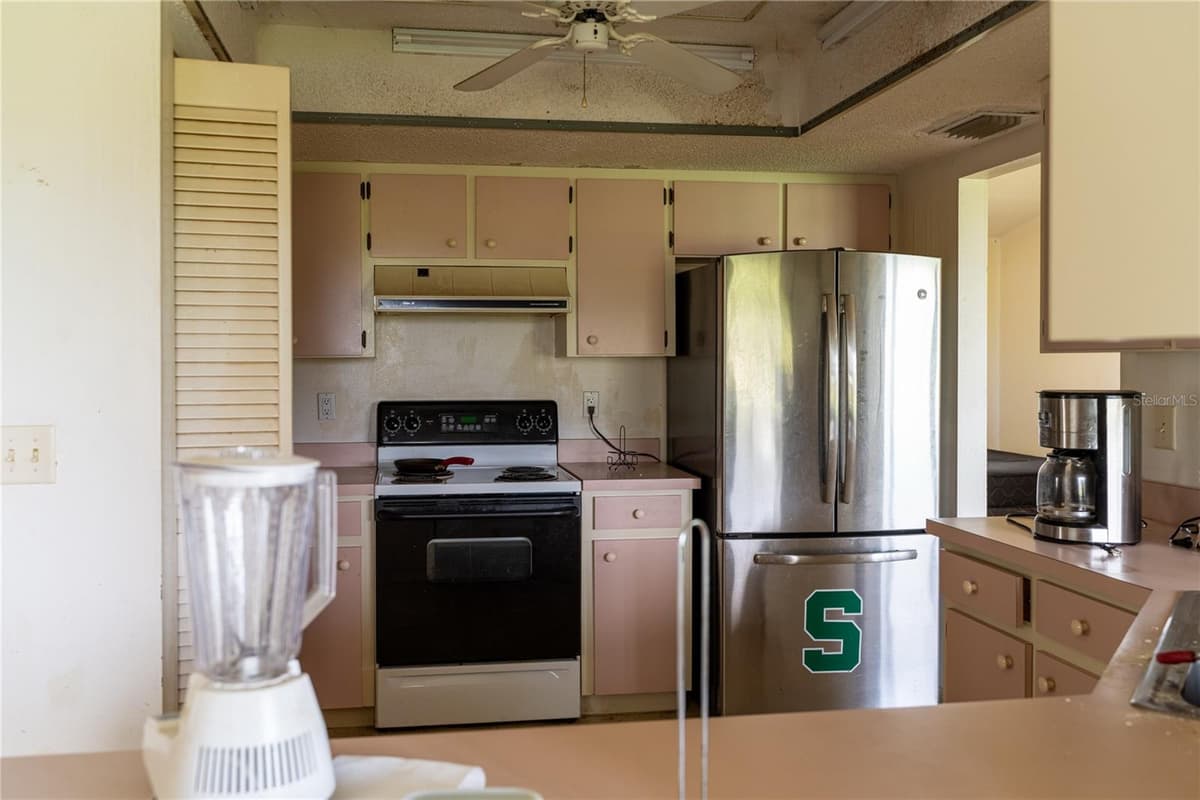 273 ROTONDA CIRCLE — photo 13 of 54