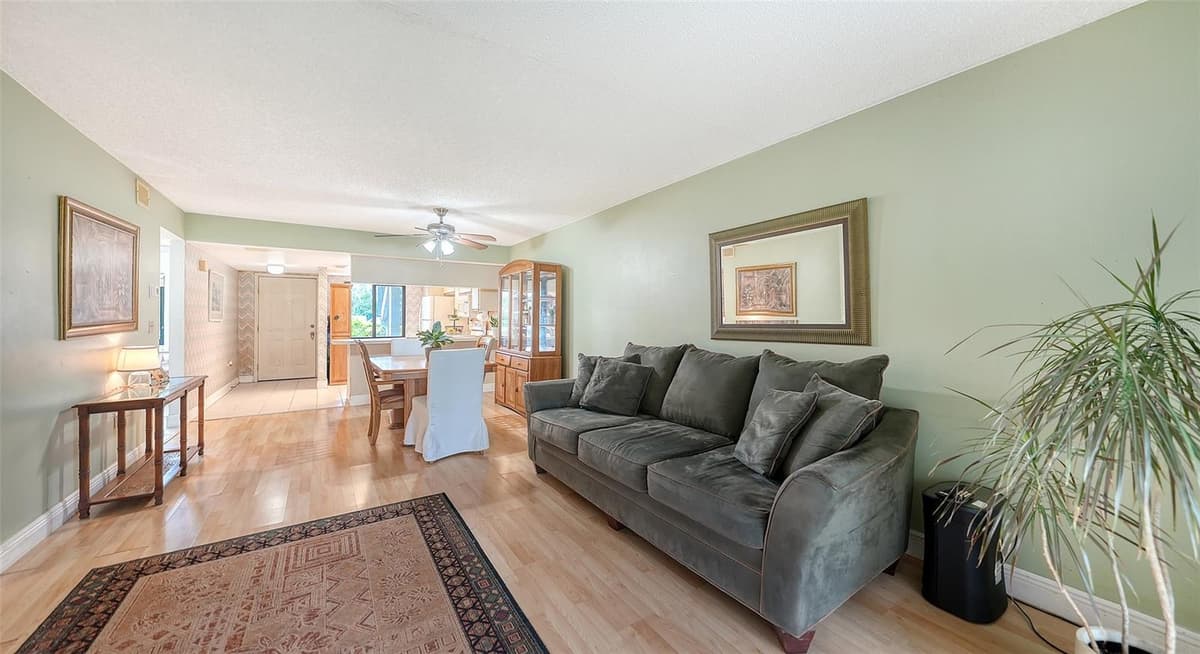 7864 EAGLE CREEK DRIVE — photo 5 of 17