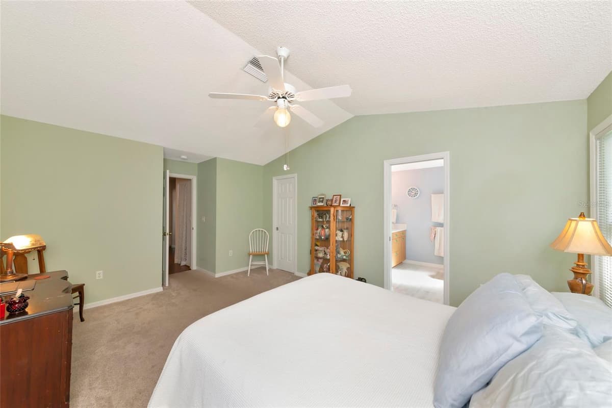 2405 ICECAPADE DRIVE — photo 24 of 50