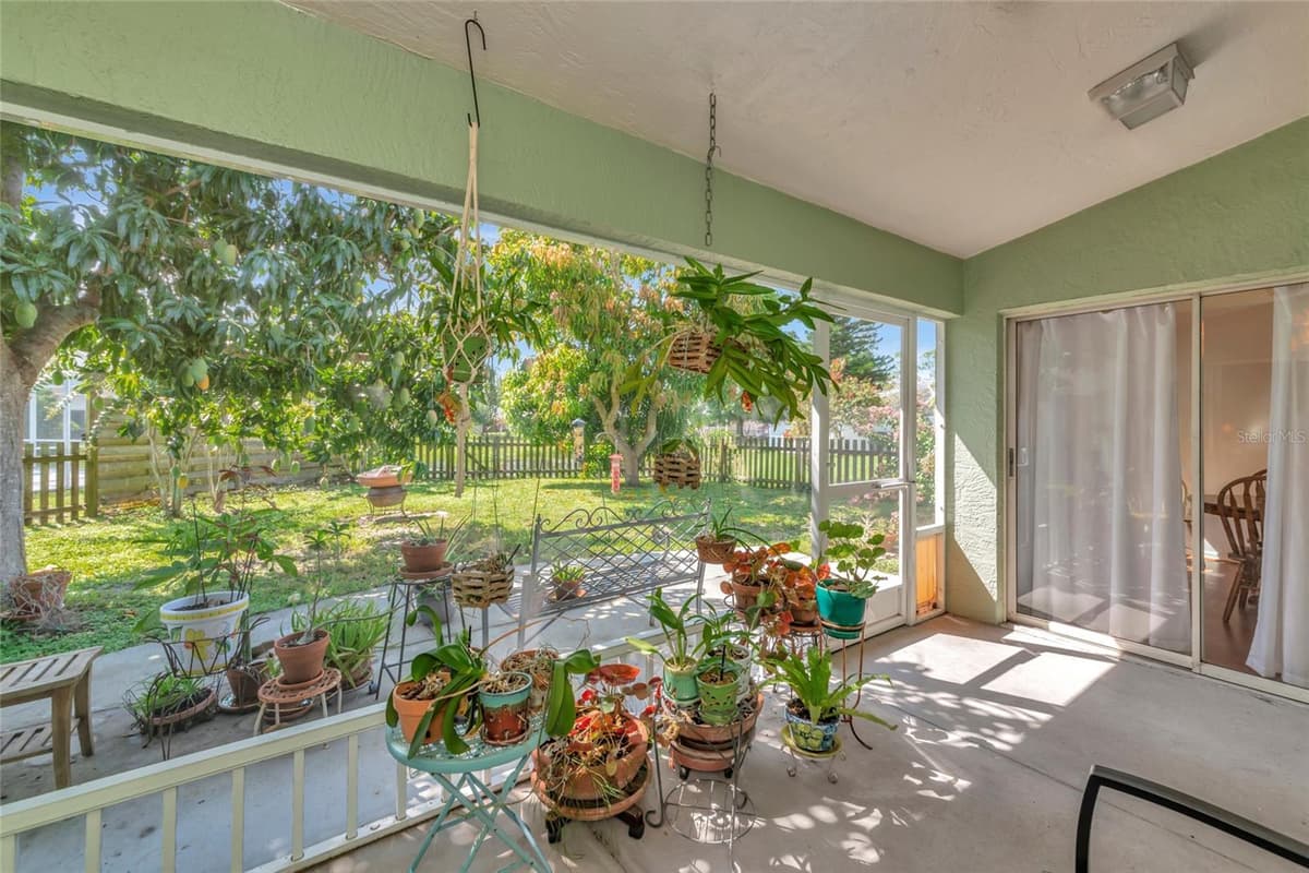 2405 ICECAPADE DRIVE — photo 41 of 50