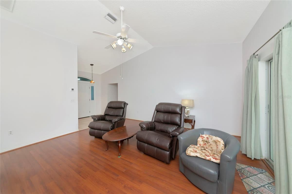 2405 ICECAPADE DRIVE — photo 6 of 50
