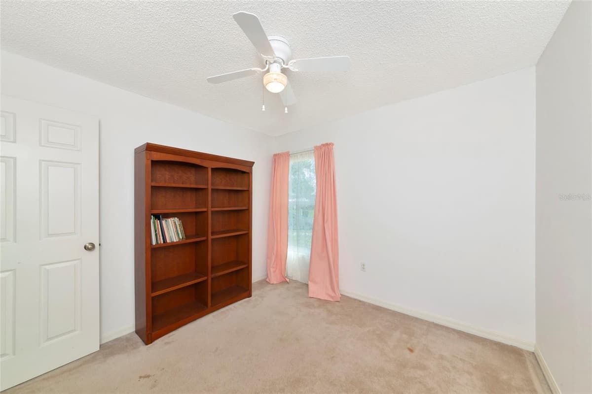 2405 ICECAPADE DRIVE — photo 34 of 50