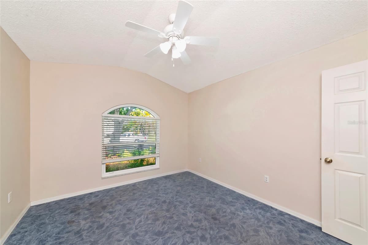 2405 ICECAPADE DRIVE — photo 30 of 50