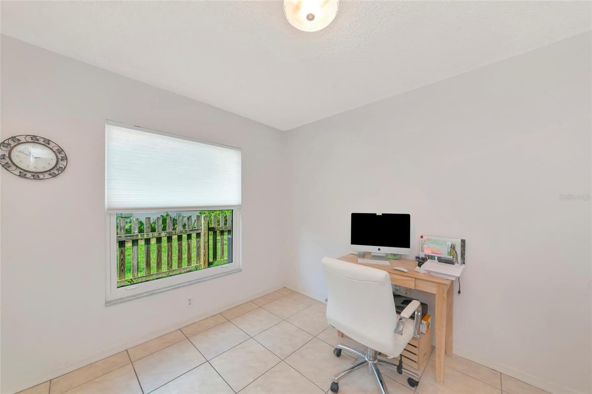 2405 ICECAPADE DRIVE — photo 19 of 50