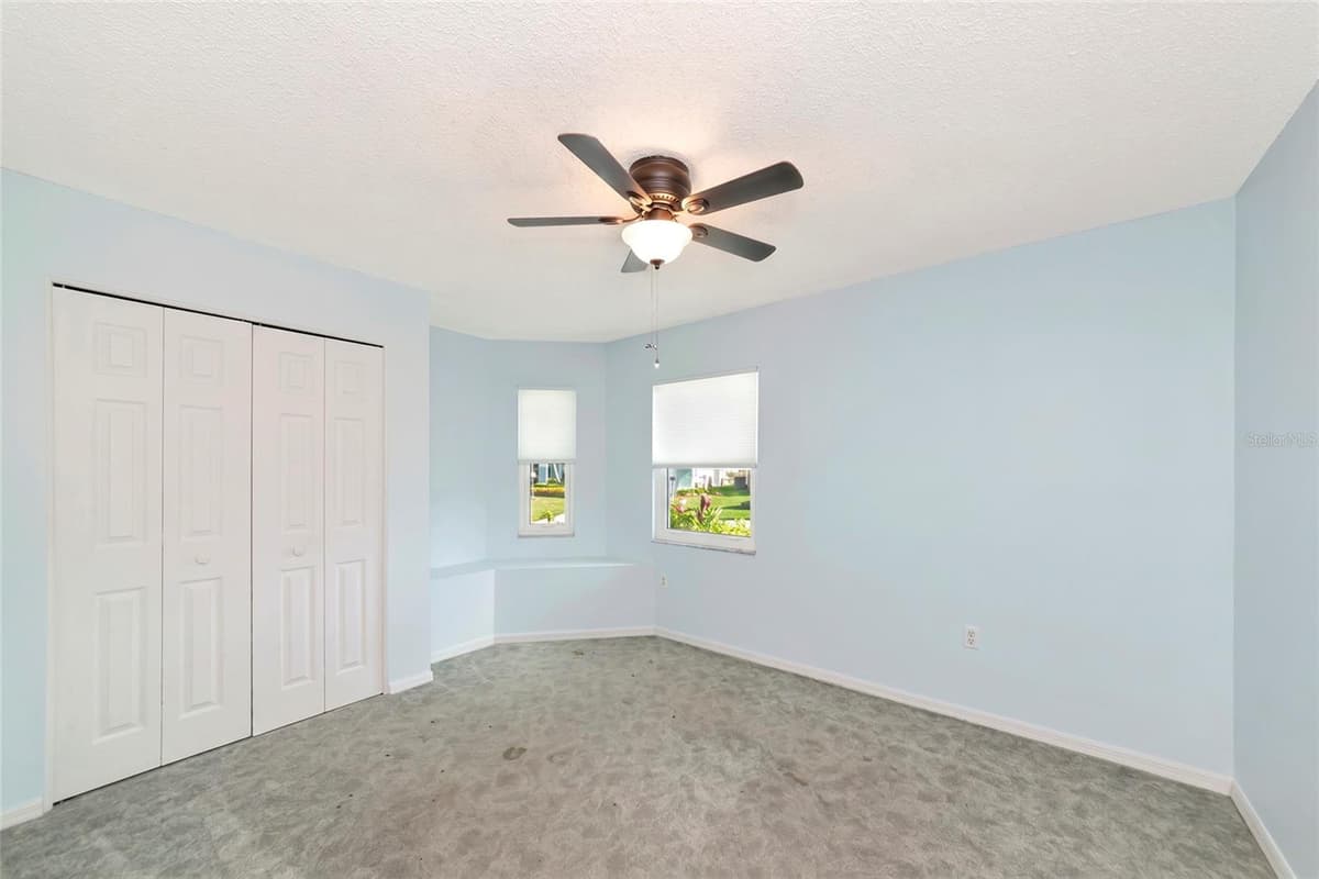 2405 ICECAPADE DRIVE — photo 31 of 50