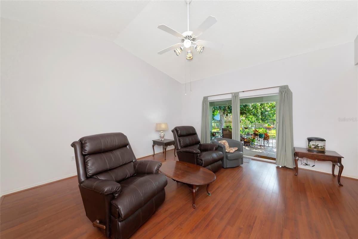 2405 ICECAPADE DRIVE — photo 5 of 50