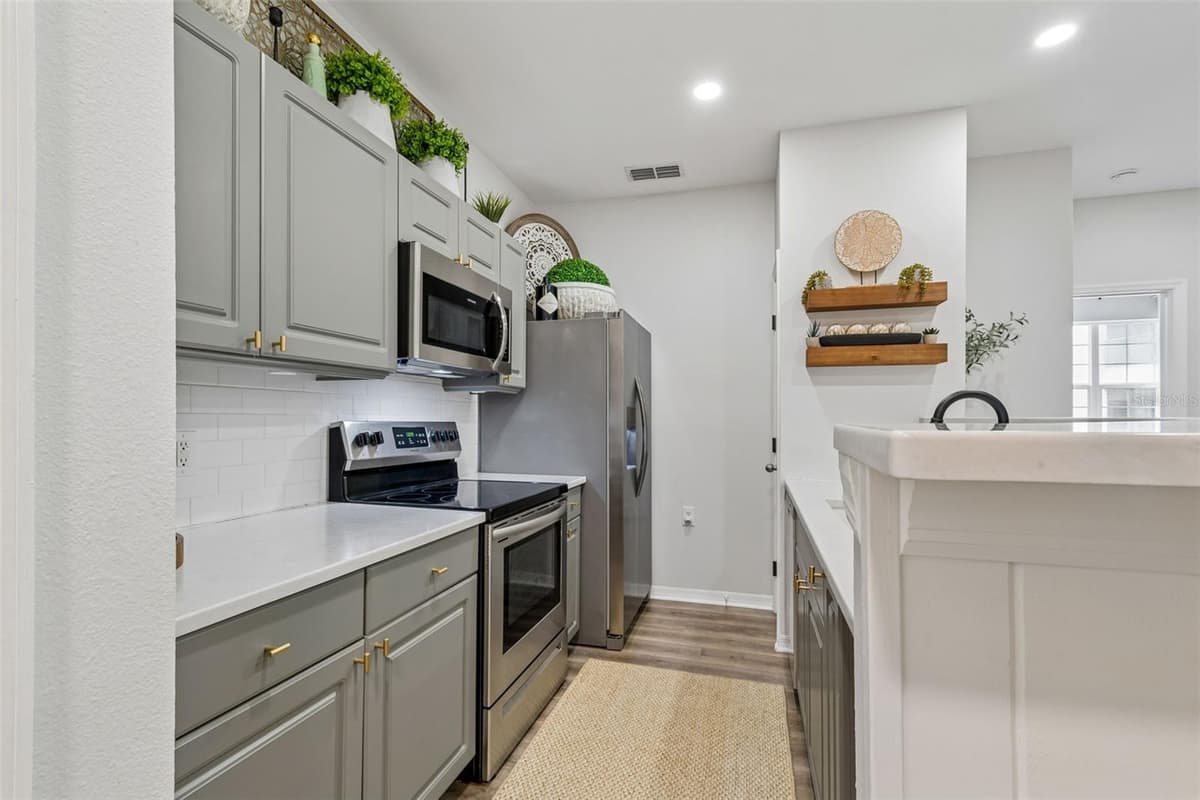 1640 VILLA CAPRI CIRCLE — photo 14 of 80