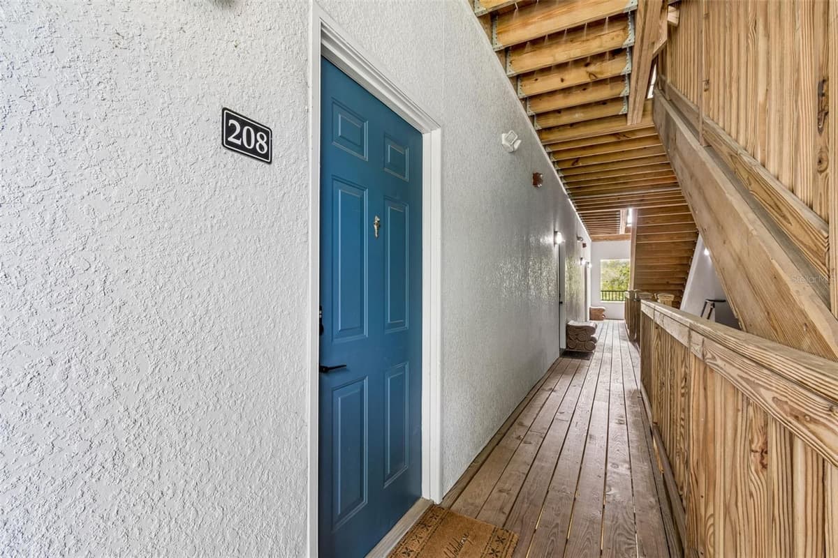 1640 VILLA CAPRI CIRCLE — photo 7 of 80