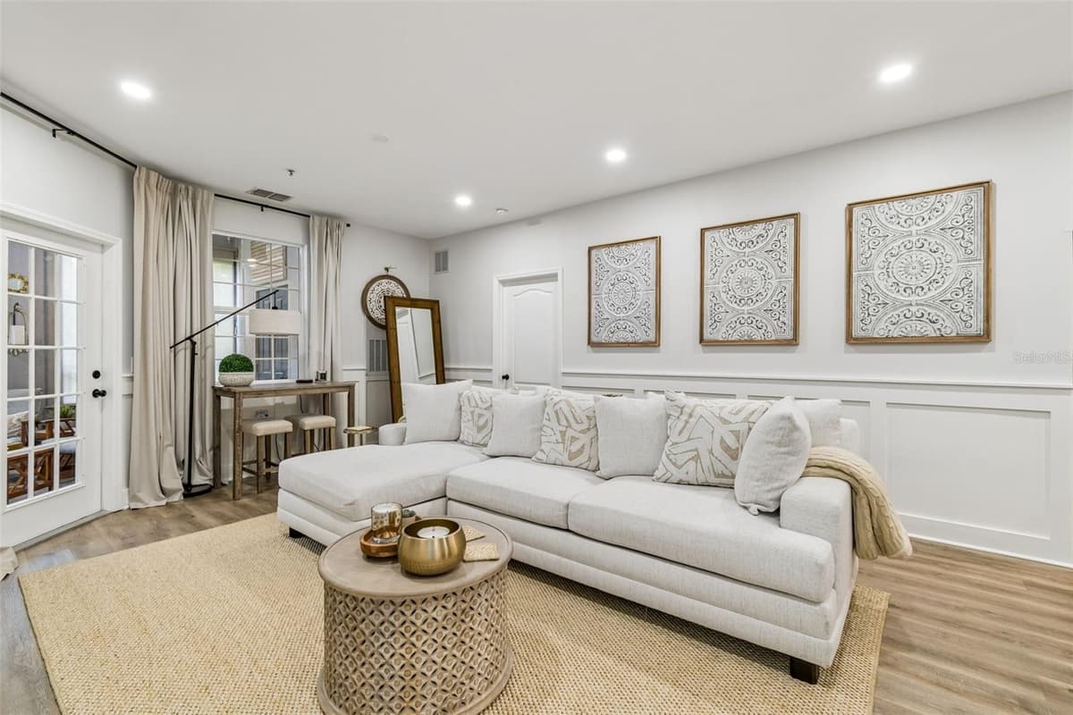 1640 VILLA CAPRI CIRCLE — photo 21 of 80