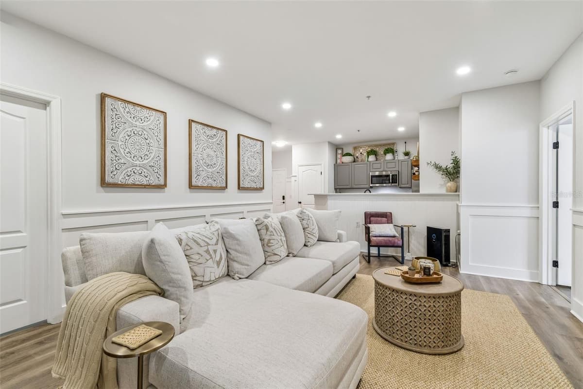 1640 VILLA CAPRI CIRCLE — photo 22 of 80