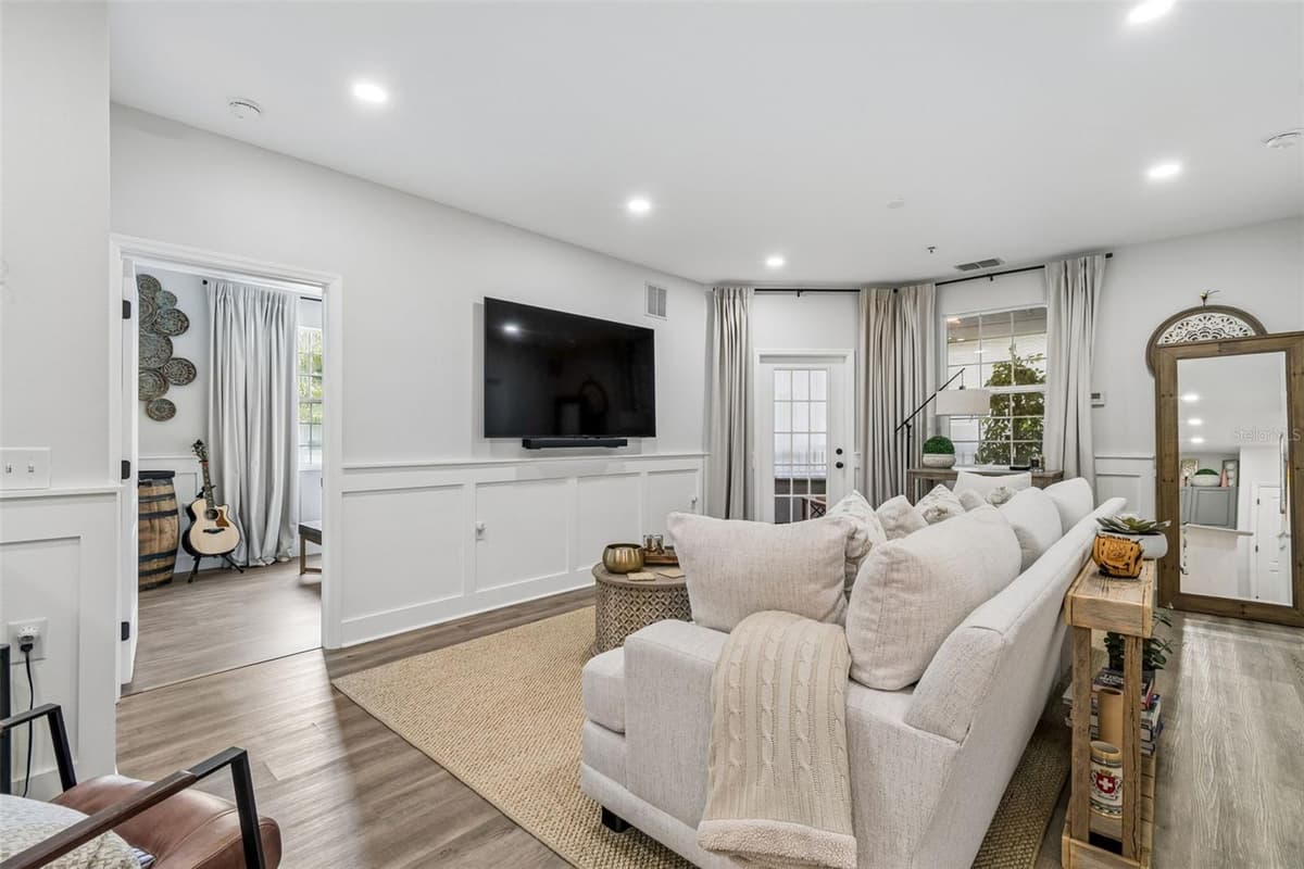 1640 VILLA CAPRI CIRCLE — photo 20 of 80