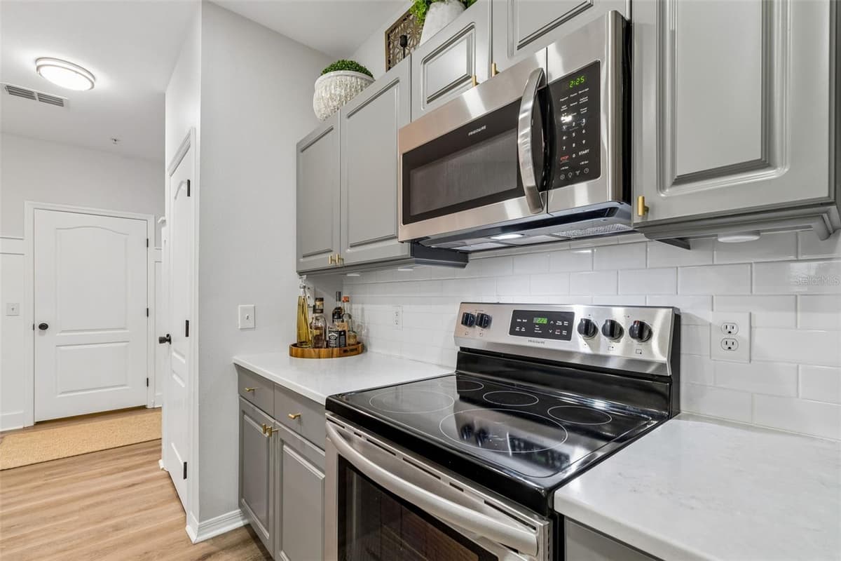 1640 VILLA CAPRI CIRCLE — photo 16 of 80